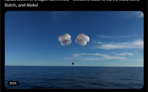 美国两名宇航员“太空出差”返回地球  滞留超9个月 加班费只有8000元