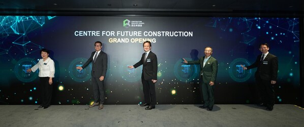 Ir Joseph LO (middle), Head of the Project Strategy and Governance Office, Development Bureau, officiates the Opening Ceremony together with Ir Prof. Thomas HO (2nd right), Chairman of the CIC, Ir Albert CHENG (2nd left), Executive Director of the CIC, Prof. Jack CHENG (1st right), Chairperson of the Centre for Future Construction Project Steering Committee, and Mrs. LO LEE Oi-lin (1st left), Chairperson of HKIC Management Board