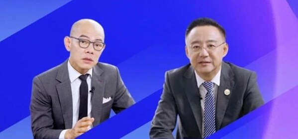 左：IBM咨询大中华区及韩国总裁陈科典；右：一汽-大众汽车有限公司管理服务部总监窦恒言