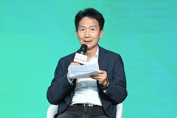 台达集团-中达电通总经理宫鸿华表示，打造更具韧性的电网、更节能的供电与散热解决方案，以及更绿色的AI数据中心，是打造“可持续AI”的关键。