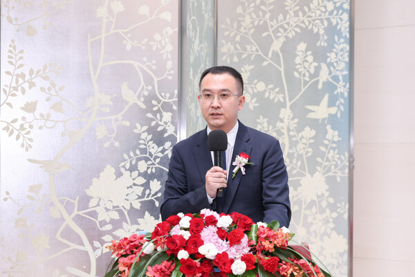 Mr. Sunny SHANG, President of Huawei Cloud Asia Pacific, delivers a speech