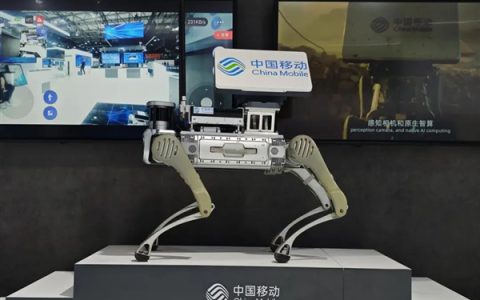 中国移动全球首发智能卫星通信机器狗：直连卫星操控救援 还能当基站
