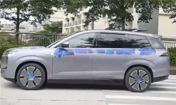 多少钱你会买！腾势N8L路试谍照曝光：车长5米2 定位大型SUV