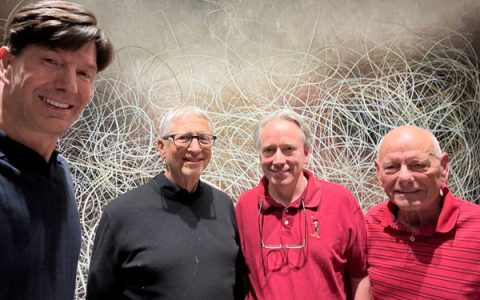 两大传奇首度同框！比尔盖茨和Linus Torvalds首次见面共进晚餐