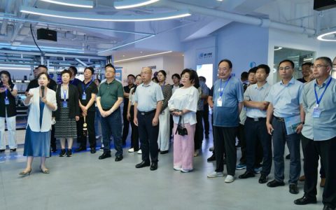 青岛企业代表团"问道"中之杰智能，探寻中小企业转型"真经"