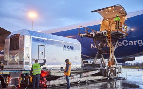 光刻机有后门吗：ASML能否远程关闭我国的光刻机