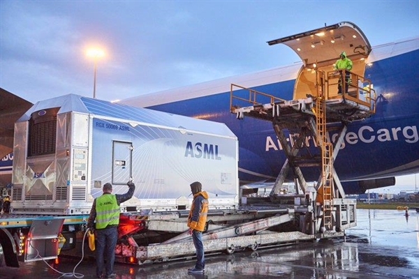 光刻机有后门吗：ASML能否远程关闭我国的光刻机