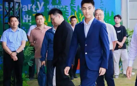 “澳门赌王”之子何猷君收购王思聪旗下公司 ：资产规模超 60 亿元