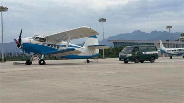 中国邮政首次内陆长距离固定翼无人机载货运输成功：载重达600公斤
