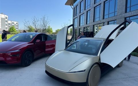 能否按时上市：特斯拉重新申请新“Tesla Robotaxi”商标