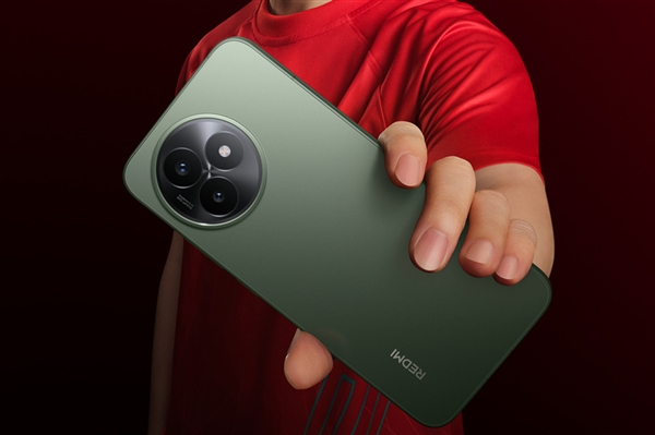 王腾晒出REDMI K80至尊版的超宽频赛博马达：体积庞大 成本提升4倍