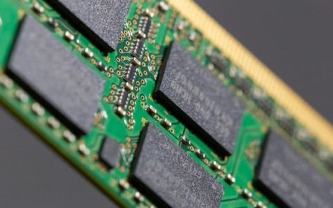 价格反超DDR5！三星、美光陆续停产DDR4遭追价抢货