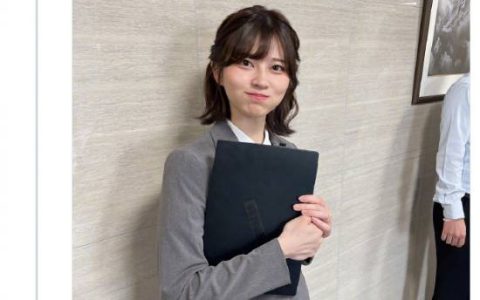 日本女生最美上班照突然在英推走红：背后有华人指点吗