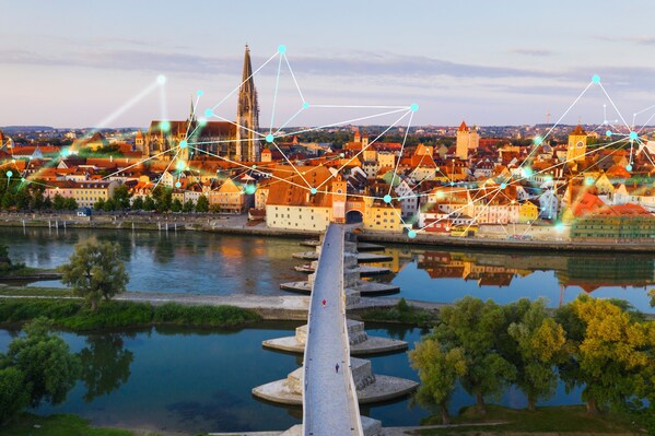 Regensburg Netz GmbH partners with Corinex to deploy broadband over power lines (BPL), enabling real-time grid transparency and future flexibility to support the integration of electric vehicles and renewable energy sources. Regensburg Netz GmbH partners with Corinex to deploy broadband over power lines (BPL), enabling real-time grid transparency and future flexibility to support the integration of electric vehicles and renewable energy sources.