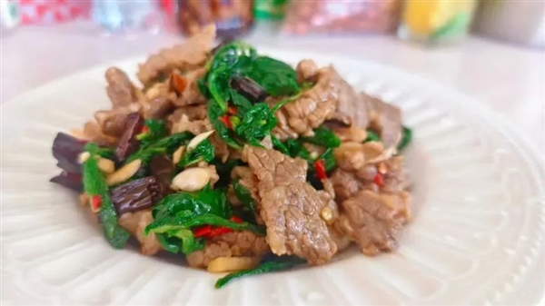这种绿叶 膳食纤维4倍于芹菜、钙2倍于牛奶！吃一口 嘴里就像开了空调