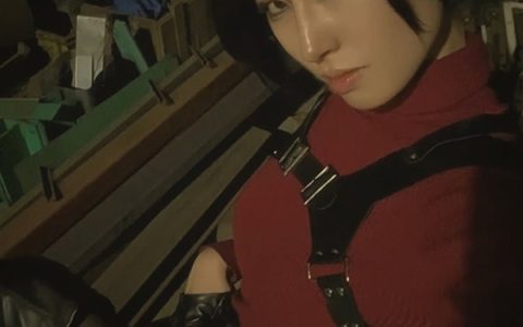 国外美女Cos《生化危机》艾达王 气质身材俱佳