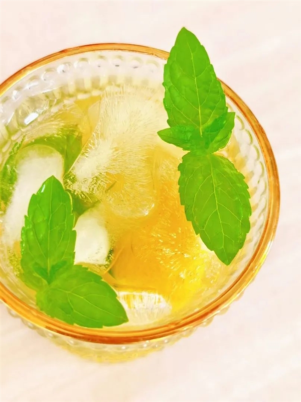 这种绿叶 膳食纤维4倍于芹菜、钙2倍于牛奶！吃一口 嘴里就像开了空调
