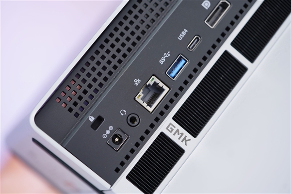 锐龙AI Max+ 395加持！极摩客EVO-X2 2025迷你机图赏