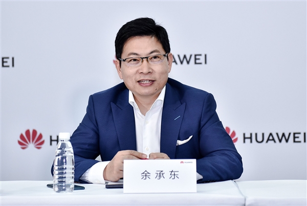 超苹果iOS成中国第二系统！余承东宣布：鸿蒙5终端数量突破了1000万