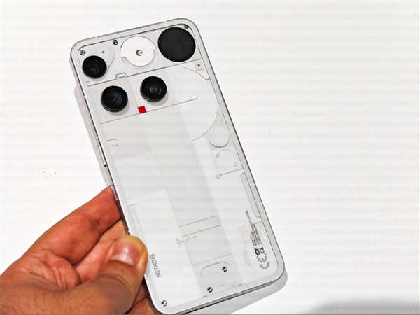 Nothing Phone 3发布：最具个性的骁龙8系手机 5700元起