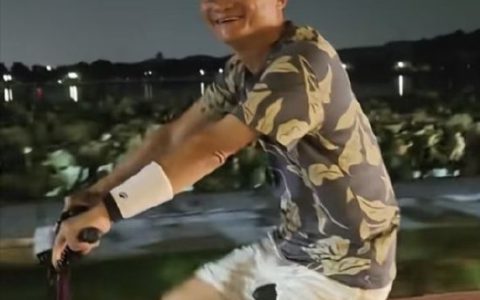 马云西湖夜骑被偶遇 同款单车被称作自行车界的“爱马仕” 售价网友直呼便宜