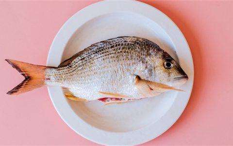 三名女子空调房吃烤鱼致脑细胞坏死：系一氧化碳中毒