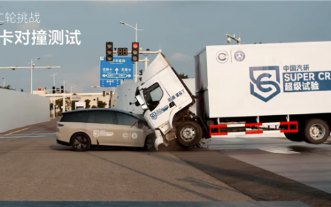 意想不到的展开！理想发布会展示i8撞坏8吨乘龙卡车：后者法务已介入