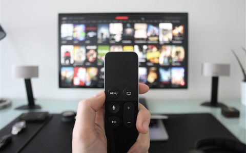 SVIP会员想投屏还要再充钱 网友吐槽太坑了：芒果客服回应就是不支持