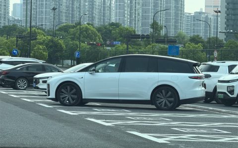 35万级家用纯电SUV 理想i8实车内饰首次曝光：比较眼熟