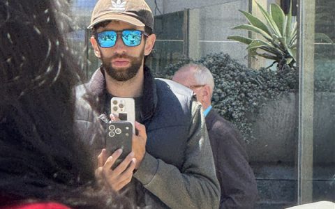 iPhone 17 Pro真机现身街头：外观大曝光