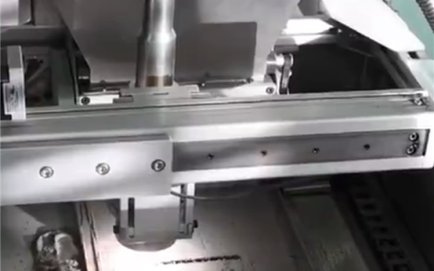 我国成功研制月壤打砖机：可100%利用月壤打砖建房