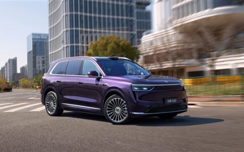 问界M8纯电版夜紫新配色登场：深邃优雅 一眼高级