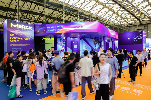 默克光电科技焕新亮相DIC EXPO 2025----光联万物 智界共创