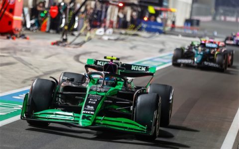 为何加入法拉利 中国首位F1车手周冠宇：从小是他们粉丝
