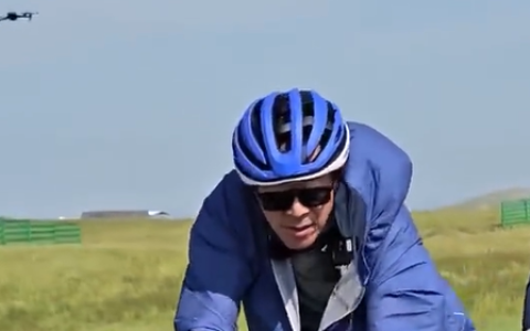 谁成就了谁 董宇辉出走1年 东方甄选股价暴涨超200%