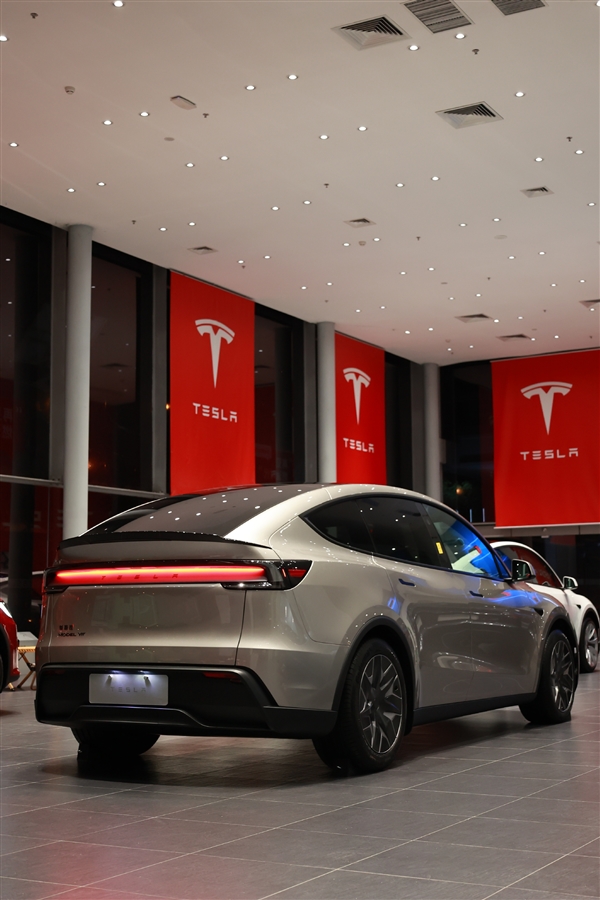 33.9万元 六座加长版特斯拉Model Y L已全部到店