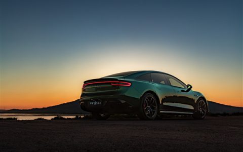 新款智界S7官图发布：新配色、新雷达、小蓝灯都安排上