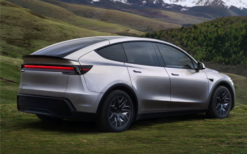 二胎家庭下定特斯拉Model Y L：瞧不上新势力 营销只靠冰箱彩电大沙发