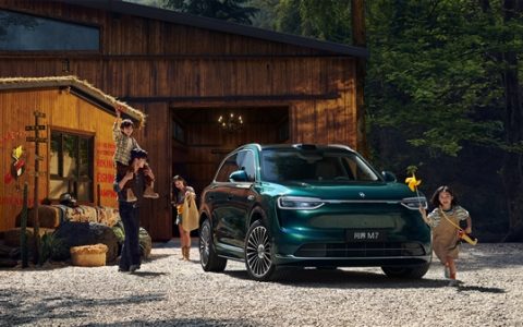 全车六盏小蓝灯 全新问界M7发布即搭载华为ADS 4