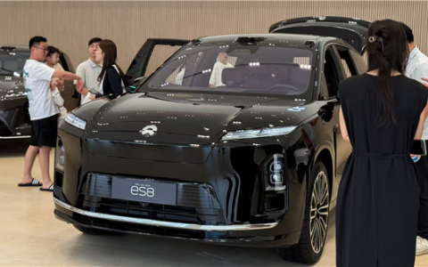 全新ES8开卖彻底扭转颓势！蔚来港股开盘大涨近15%