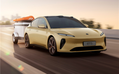 ET5最低仅需19万！蔚来官宣全系标配100kWh长续航电池包