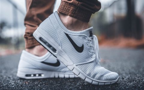 Nike起诉陈冠希索赔90万：20年合作伙伴或以官司收场