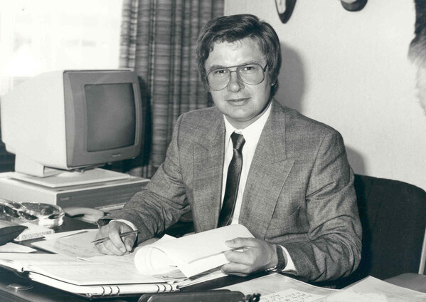 1980年 年仅29岁的克劳斯·费舍尔（Klaus Fischer）正式出任公司总经理