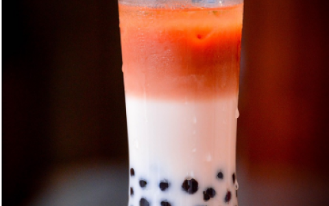 准备接秋天的第一杯奶茶！曝饿了么追加补贴冲击1亿单 美团推“新品首发”防守