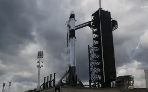 SpaceX距发射仅剩67秒突然取消任务：发射场上空云层积聚