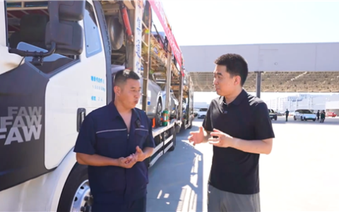 理想i8即将交付 李想和拖运卡车司机一起吃了顿饭