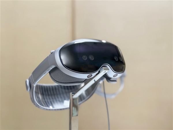 全球最轻的MR头显！vivo Vision探索版亮相：仅重398g