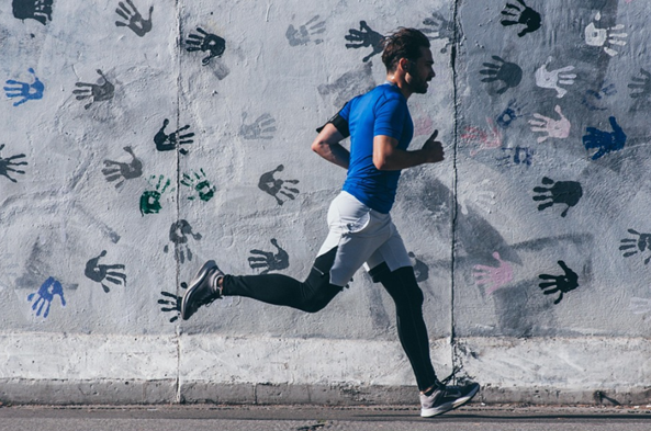 新研究：每天快走15分钟 死亡率直降20%