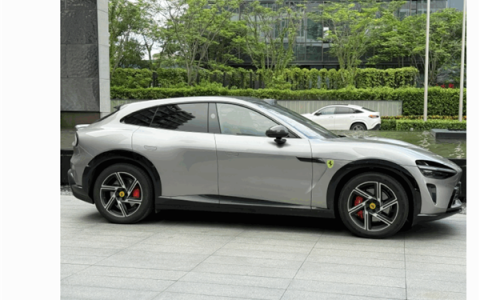 车主给小米YU7换上法拉利车标 网友：毫无违和感 身价翻了几倍