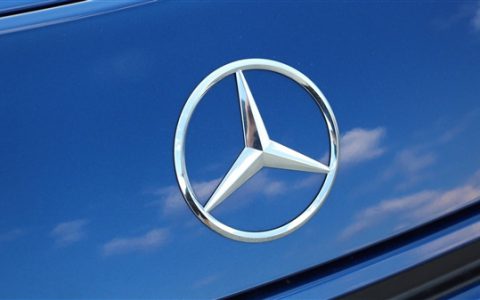 卖奔驰的也扛不住了！多名车主反馈购车的4S店被奔驰终止授权